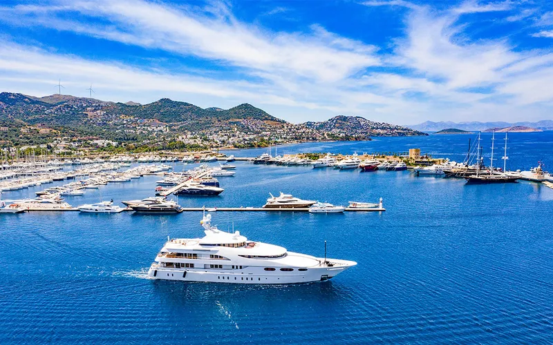Yacht charter