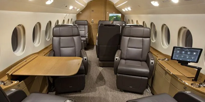 Falcon 2000LXS interior