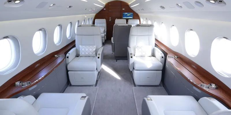 Falcon 2000LXS interior