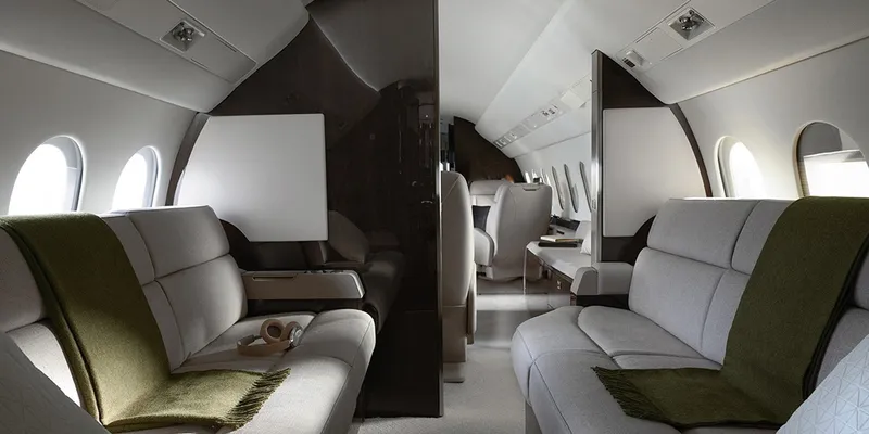 Falcon 900LX interior