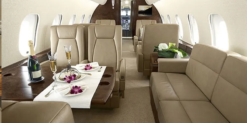 Global 5000 interior
