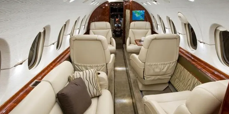 Hawker 850XP interior